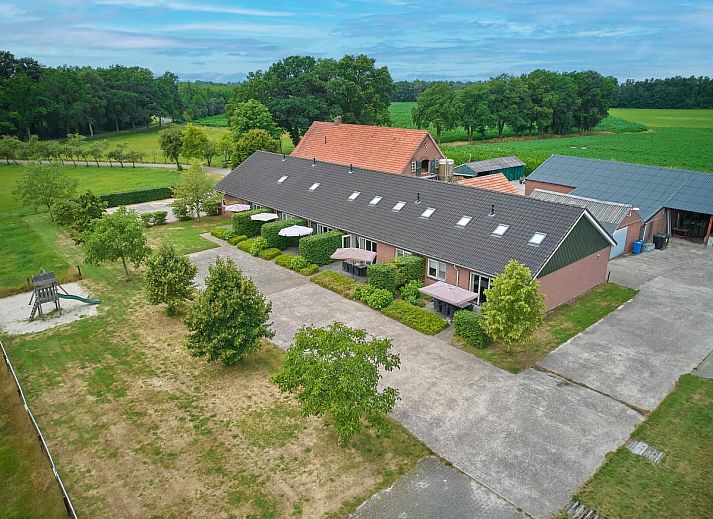 't Katreel vacation home in Haaksbergen with cozy terrace and garden in Twente, Overijssel.