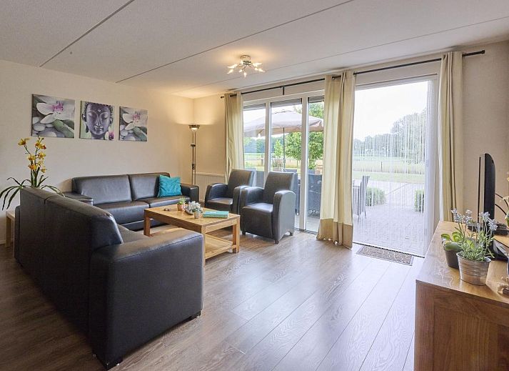 Aerial photo of 't Katreel vacation home in Haaksbergen, surrounded by green nature in Twente, Overijssel.