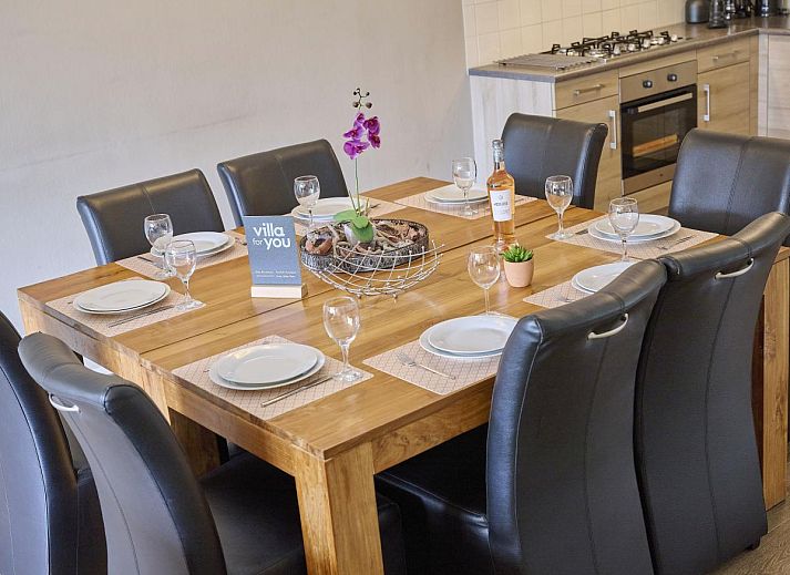Cozy living room with decorative details in 't Katreel vacation home, Haaksbergen, Twente, Overijssel.