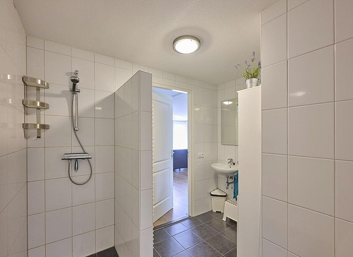 Modern kitchen in 't Katreel vacation home, Haaksbergen, equipped with all conveniences in Twente, Overijssel.