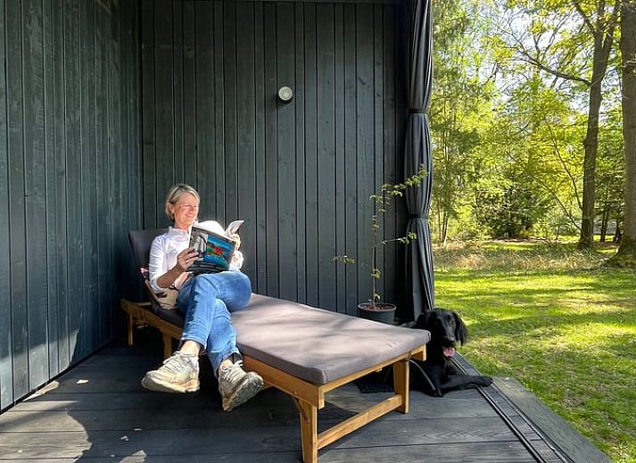 Sfeervolle avondverlichting bij Vakantiehuis in Diepenheim, vakantieverblijf in Twente, Overijssel.
