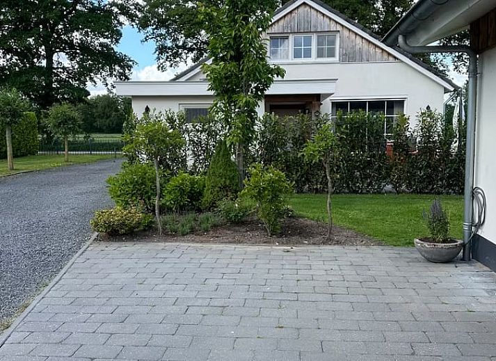 Cozy cottage in Enschede with spacious garden in Twente, Overijssel.