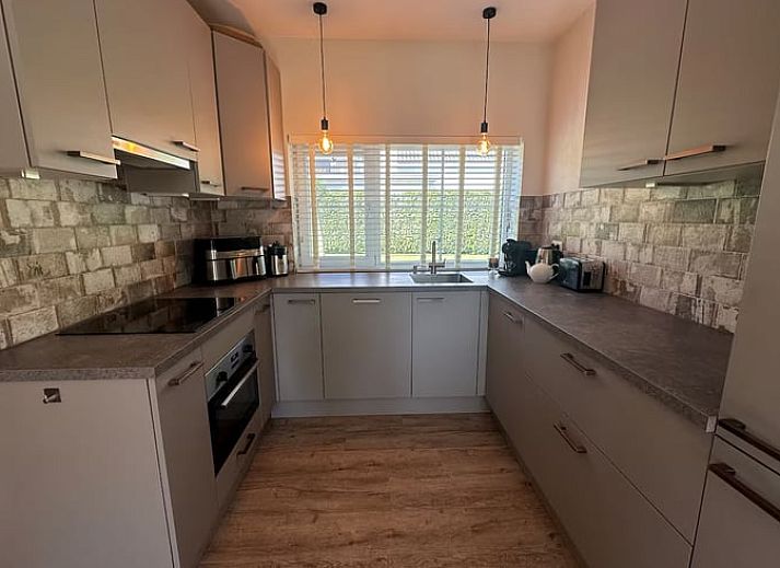 Driveway to the cottage in Enschede, located in green Twente.