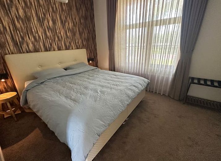 Driveway to the cottage in Enschede, located in green Twente.