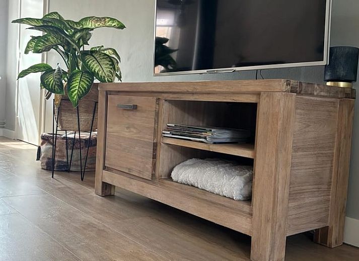 Luftaufnahme von Haus in Enschede, Ferienunterkunft in Twente, umgeben von Natur.