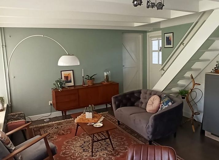 Veranda des Ferienhauses in Oldenzaal in Twente, ideal zum Entspannen an der frischen Luft.