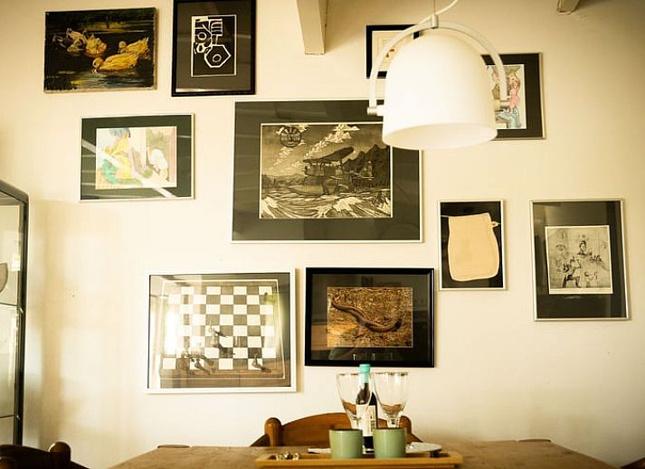 Moderne badkamer in vakantiehuisje in Westerhaar-Vriezenveensewijk, Twente, Overijssel.