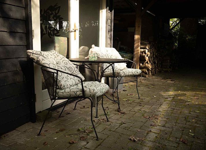 OV604 vakantiehuis in Westerhaar-Vriezenveensewijk, Twente omgeven door groene natuur.