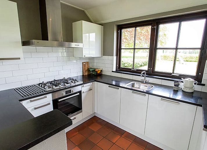 Vacation home in Markelo, Twente offers idyllic views of the surrounding nature and serene pond, perfect for a relaxing stay.