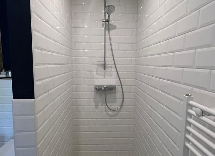 Veranda van Vakantiehuisje in Markelo met comfortabele stoelen in Twente, Overijssel.