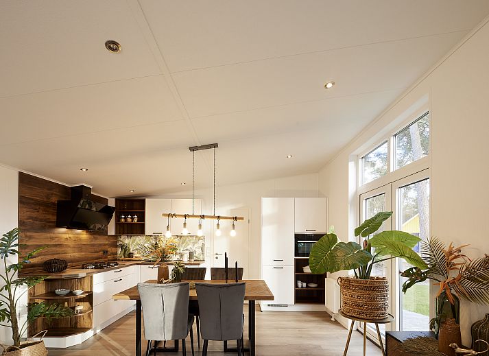 Vakantiewoning in Markelo, Twente, met ruime tuin en terras omgeven door natuur.