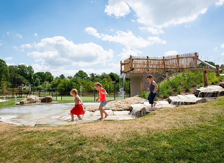 Volledig uitgeruste keuken met fornuis in vakantiehuis Zeldam, Enter, Twente.