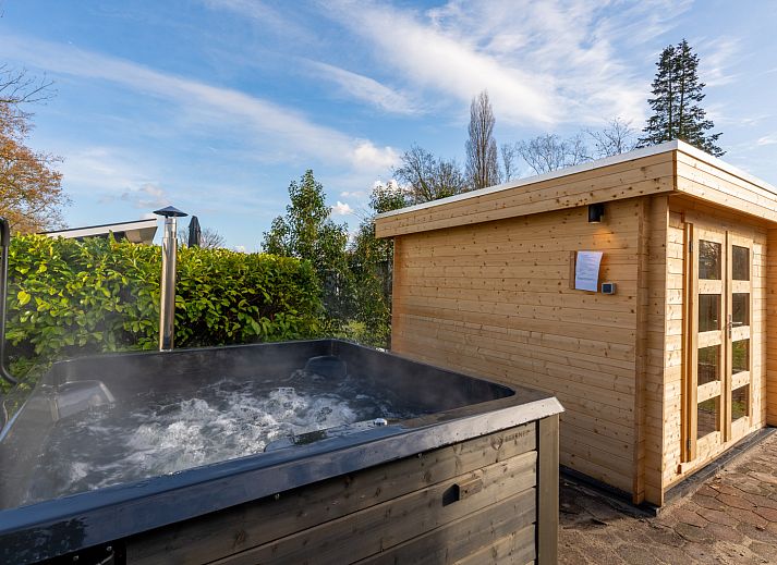 Unterkunft 523113 - Ferienhaus Twente - Boslodge met hottub