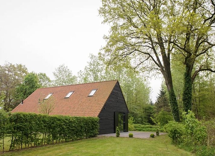 Gezellige eetruimte in Huisje in Enter, vakantiehuis in Twente, perfect voor diners in Overijssel.