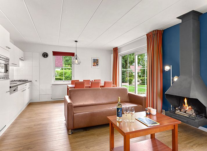 Aussenterrasse des Landgoed De Elsgraven 6-Personen-Bungalows in Enter, Twente, Overijssel