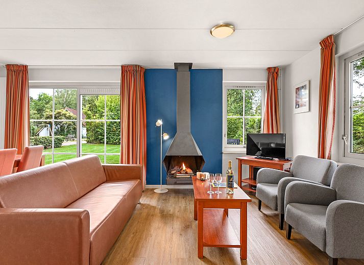 Aussenterrasse des Landgoed De Elsgraven 6-Personen-Bungalows in Enter, Twente, Overijssel