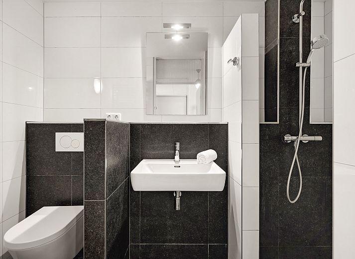 Moderne Kueche und Essbereich in Landgoed De Elsgraven 6-Personen-Ferienhaus, Enter