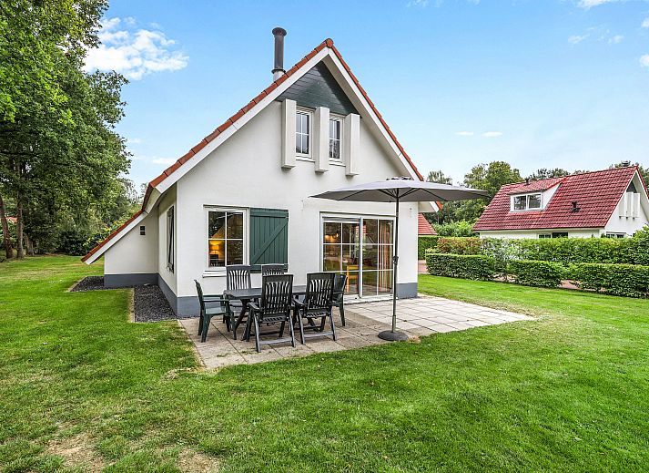Moderne Kueche und Essbereich in Landgoed De Elsgraven 6-Personen-Ferienhaus, Enter