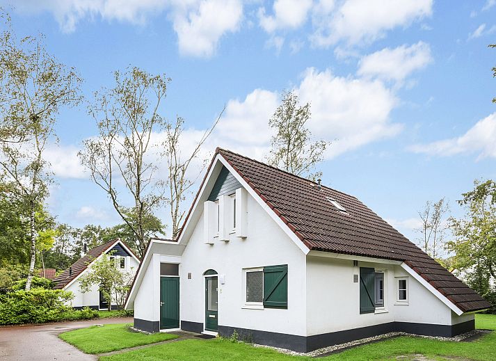 Landgoed De Elsgraven 4-persoons bungalow 4L1 in Enter, Twente, Overijssel, omgeven door groene natuur en rustieke charme.