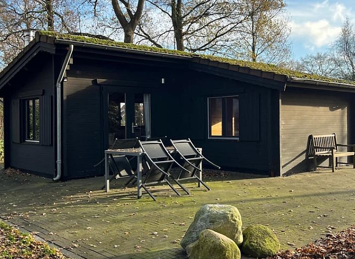 Rustiek vakantiehuisje in Albergen met terras, gelegen in de natuurlijke omgeving van Twente, Overijssel.