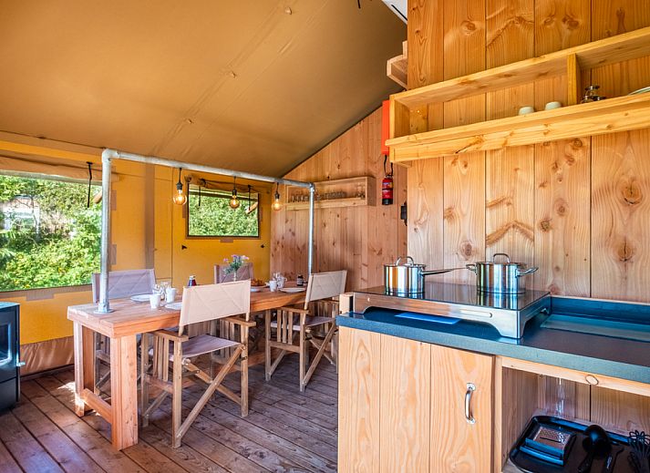 Guest house 523423 - Tent house Twente - Safaritent Comfort met privé Hottub