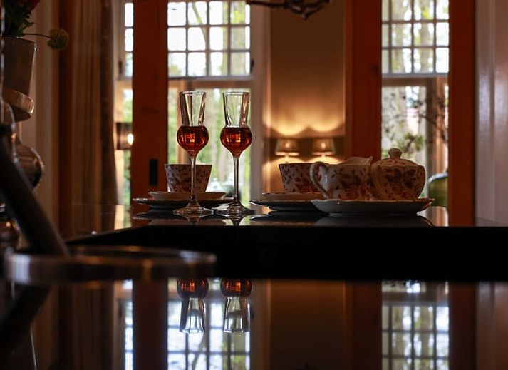 Gemuetliche Essecke im Ferienhaus in Denekamp, ideal fuer Familienessen in Twente, Overijssel.