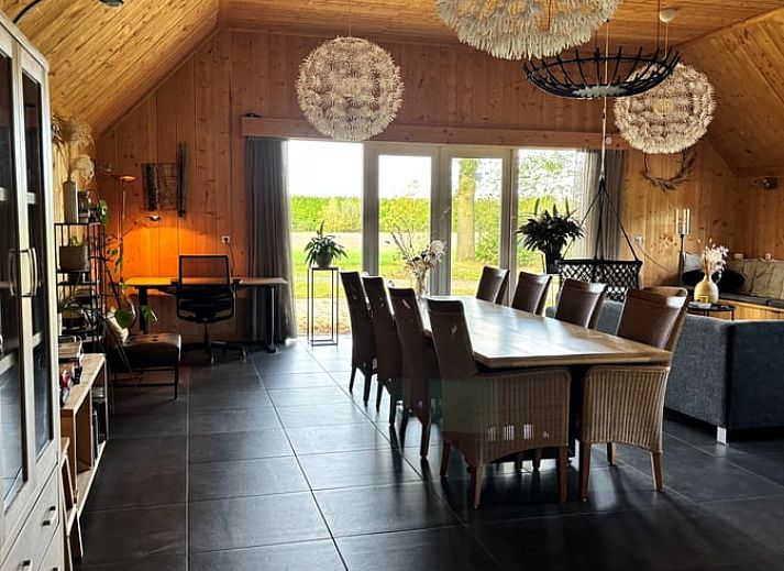 Entrance to vacation home in Denekamp, Twente, with red roof tiles and bricks. Ideal vacation home in Overijssel.