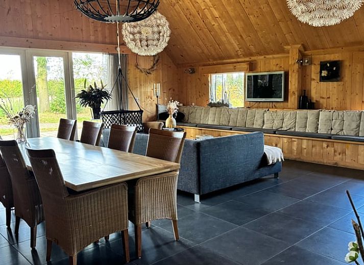 Entrance to vacation home in Denekamp, Twente, with red roof tiles and bricks. Ideal vacation home in Overijssel.