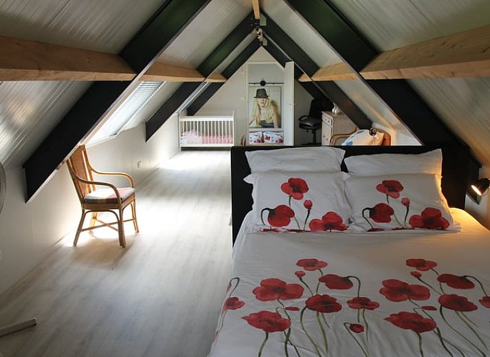 Cozy living room in vacation home in Denekamp, Twente, overlooking the garden. Comfortable vacation home in Overijssel.