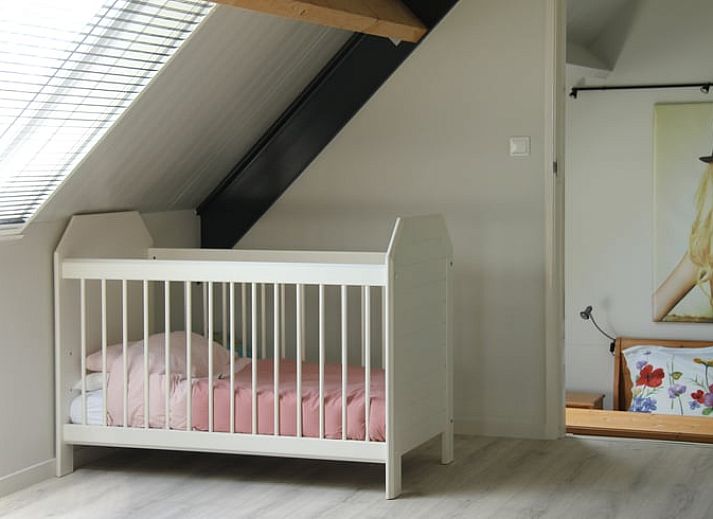 Cozy living room in vacation home in Denekamp, Twente, overlooking the garden. Comfortable vacation home in Overijssel.