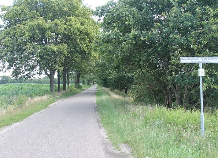 Work corner in vacation home in Denekamp, Twente, with wooden walls. Ideal vacation home for work and relaxation in Overijssel.