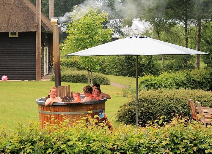 Prachtig uitzicht op Huisje in Notter, vakantiehuis in het groene landschap van Twente, Overijssel.