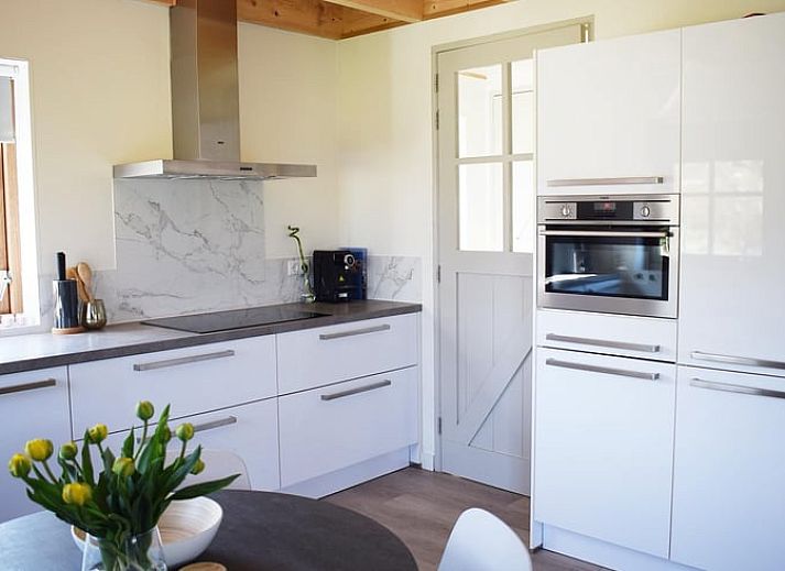 Geniet van de hot tub bij Vakantiehuis in Notter, gelegen in het groene Twente, Overijssel.