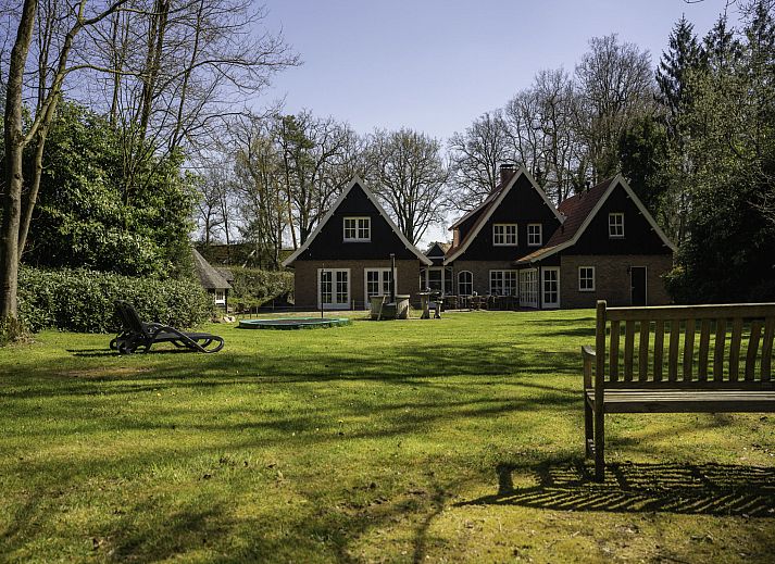 Knusse Finse kota bij Vakantiehuis Het Landhuis in Losser, Twente, ideaal voor gezellige avonden.