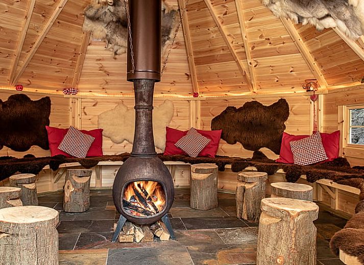 Huisje in Losser, een charmant vakantiehuis in Twente, Overijssel, omgeven door groene natuur en een ruime tuin voor ontspanning.