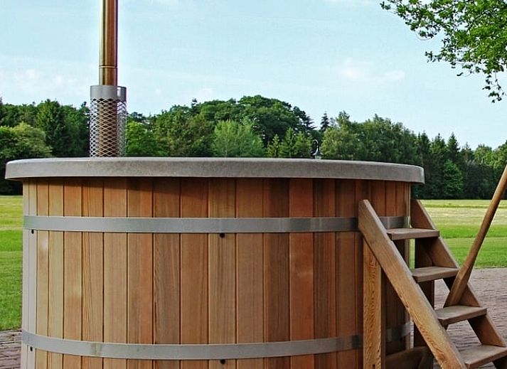 Geniet van de rust bij Huisje in Losser, een vakantiehuis omringd door groene natuur in Twente, Overijssel.