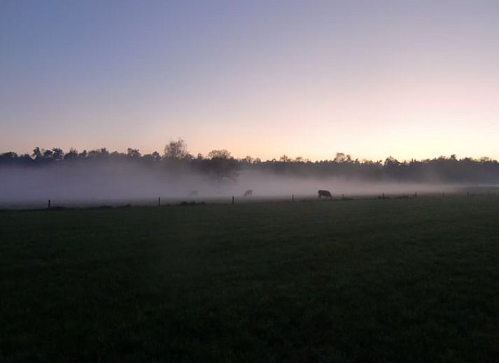 Attraktives Schlafzimmer im Ferienhaus in Losser, Twente. Ferienhaus mit rustikalen Elementen und modernen Annehmlichkeiten in Overijssel.