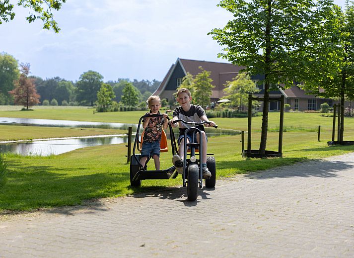 Gemuetliche Huette im Ferienhaus De Regenboog in Losser, Twente, ideal zum Entspannen.