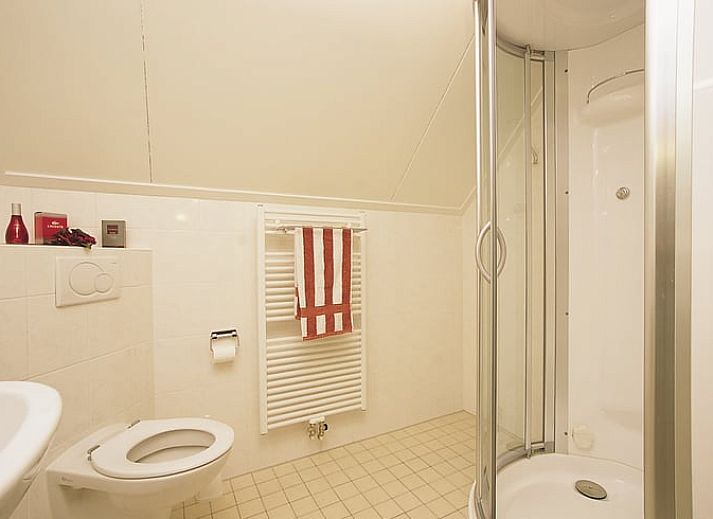 Luxurioeses Badezimmer mit Sauna in Cottage in Deurningen, Ferienunterkunft in Twente, Overijssel.