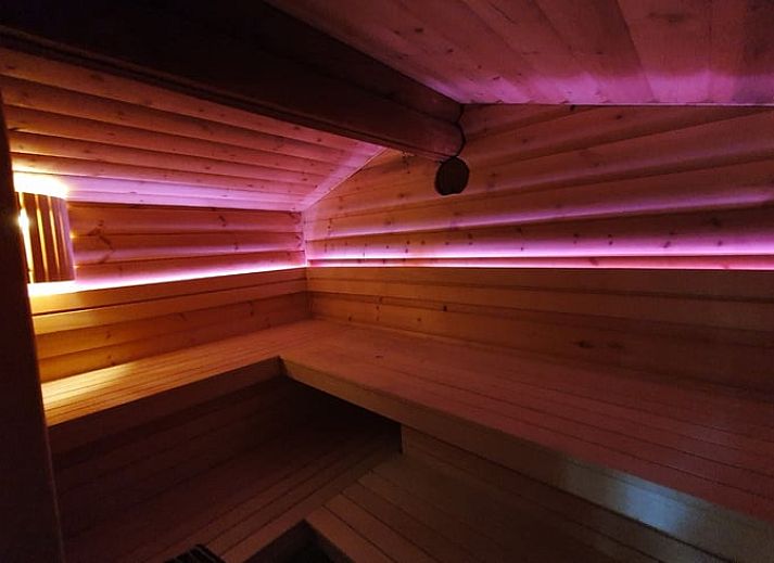 Ferienhaus in Deurningen, umgeben von gruener Natur in Twente, Overijssel.