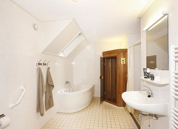 Boshuus Wellness vacation home in Deurningen, Twente surrounded by green nature.