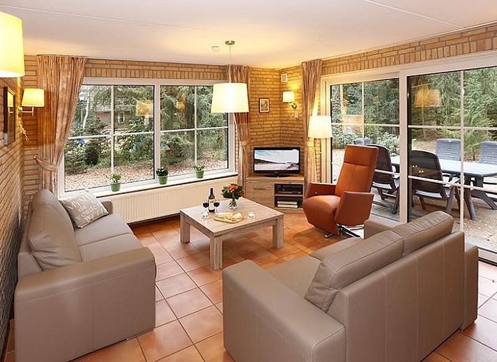 Boshuus Wellness vacation home in Deurningen, Twente surrounded by green nature.