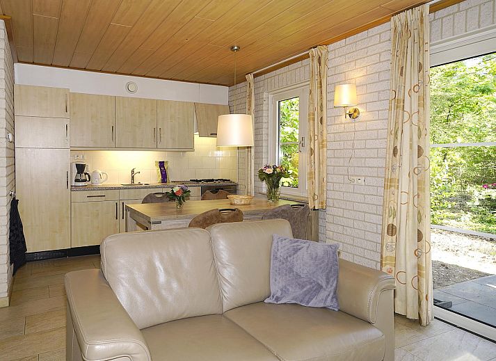 Wellness bathroom in Boshuus XL Wellness vacation home in Deurningen, Twente, Overijssel with modern amenities.