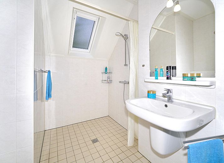 Sauna facility in Boshuus XL Wellness vacation home in Deurningen, Twente, Overijssel for ultimate relaxation.