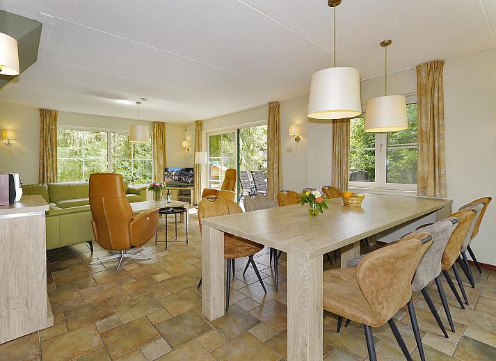 Familienhaus Ferienwohnung in Deurningen, Twente, umgeben von gruener Natur.