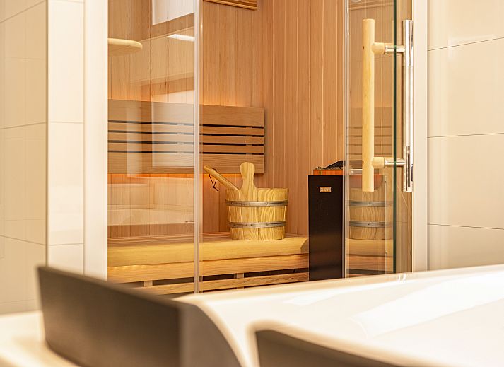 Luxe badkamer met jacuzzi in Sallandse Heuvelrug 2-persoons woning in Hoge Hexel, Twente, Overijssel.