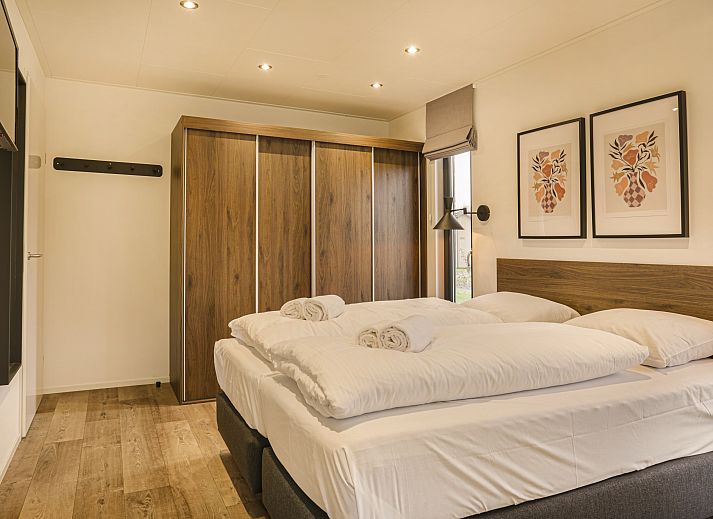 Moderne keuken en eetruimte in Sallandse Heuvelrug 2-persoons woning, Hoge Hexel, Twente, Overijssel.