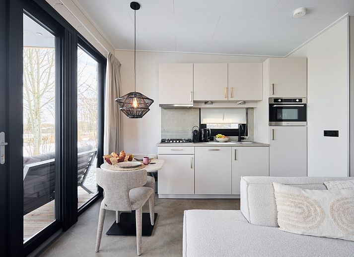 Verblijf 524626 - Vakantiewoning Twente - Happy Oak wellnesslodge met bubbeltub, ligbad, sauna en