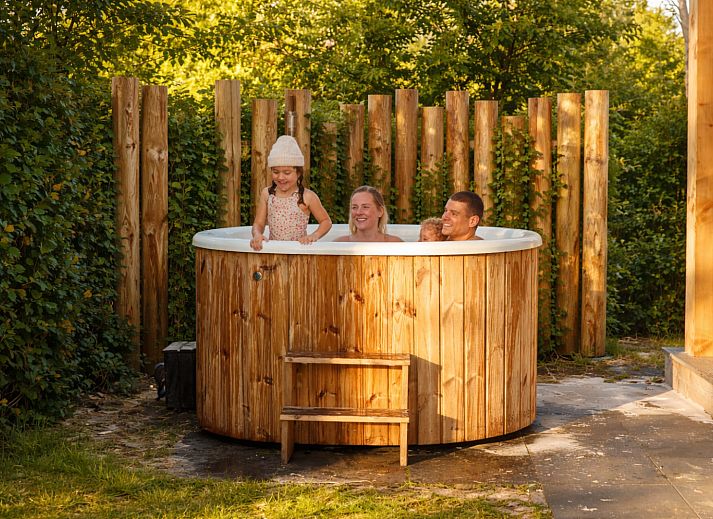 Verblijf 524626 - Vakantiewoning Twente - Happy Oak wellnesslodge met bubbeltub, ligbad, sauna en