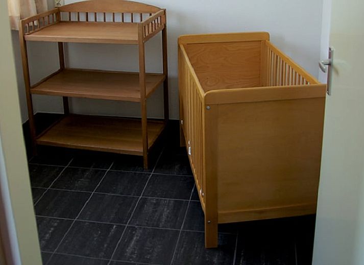 Vakantiehuisje in Buurse met ruime terrassen, ideaal voor ontspanning in Twente, Overijssel.